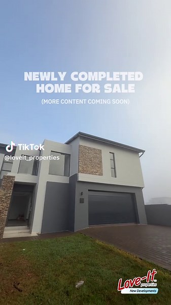 Exquisite Turnkey Residence in Fountainbrook Estate