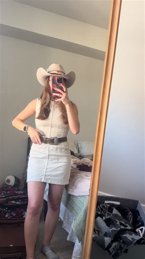 in my vlogging era, need help with rodeo houston fits so send any inspo or recs🫣🫠