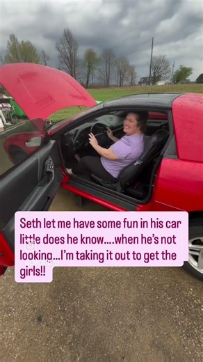 girl revving the old car in flipflop insanely loud exhaust #revving #exhaustsound #exhaust #cargirl
