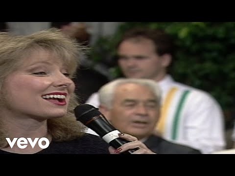 Bill & Gloria Gaither - Lead Me to the Rock [Live] ft. Janet Paschal