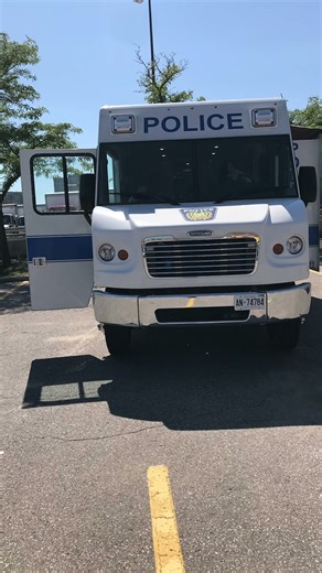 Here’s a short video of the peel police command post truck I saw in 2022. Enjoy #peelpolice #police