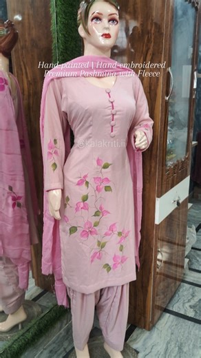 कलाकृति -The Hand-painted Label on Instagram: "Hand-painted | Hand-embroidered Premium Pashmina with fleece Dm to place your order #handembroidery #pashmina #handpaintedsuitsanddupatta #orderonline #viralreels"