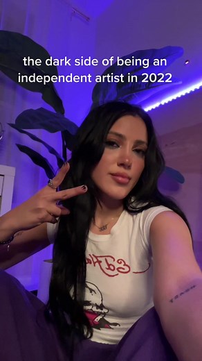 felt like opening up 💜 #independentartist