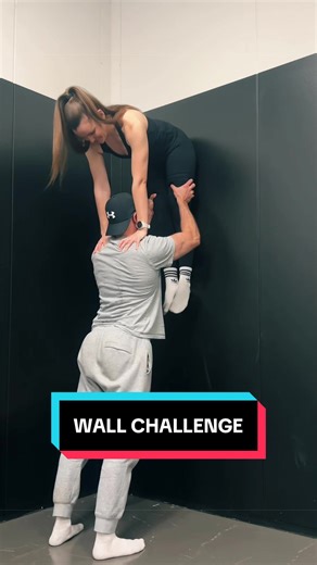 Dare to test this partner challenge? 👀 Tag your fairy! 😉✨#partnerchallenge #coupleschallenge #couplegoals #partnerstunt #wallchallenge
