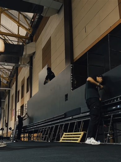 From concept to execution, every detail mattered. For the ASEAN Hi-Tea held at MAEPS, our team delivered full event production including sound, lighting, LED screens, staging, and technical support, to ensure a seamless and refined experience. Designed to match the formality of the occasion, the setup created a polished ambience while supporting clear communication and smooth program flow throughout the event. When preparation meets precision, the result is a seamless live show. That’s the #TEAM