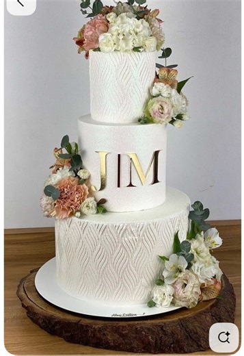 Stenciling a Cake with Royal Icing | Baking Tips