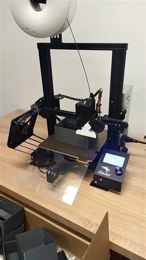Fully automated Ender 3 running Klipper with automatic part ejection using a linear servo actuator