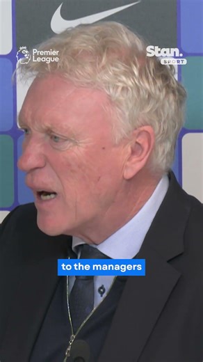 'I might've done a knee slide' 🤣 David Moyes' reaction to getting booked #PremierLeague