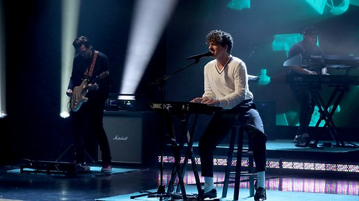 Charlie Puth Turns On the Charm With 'Light Switch' Performance on 'Ellen'
