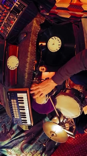 "What's up"🎧 Vinyl scratch. #beatmaker #scratch #turntable #experimentalmusic #turntablist