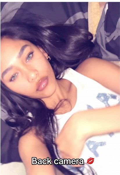 Front Camera vs Back Camera: Aesthetic Comparisons