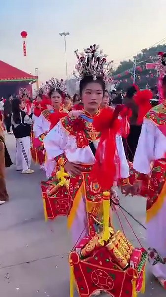 潮汕弘扬传承民俗文化与花篮艺术