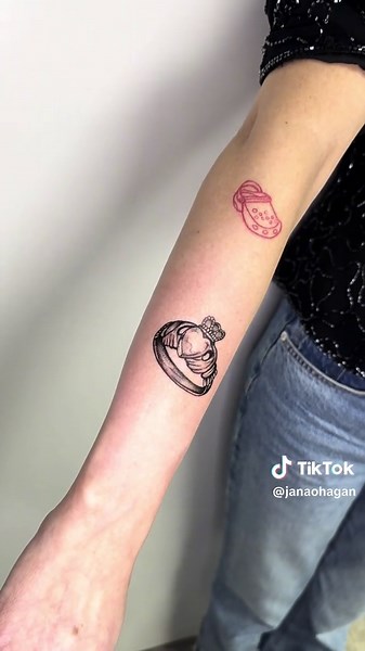 Claddagh Tattoo Design and Meaning