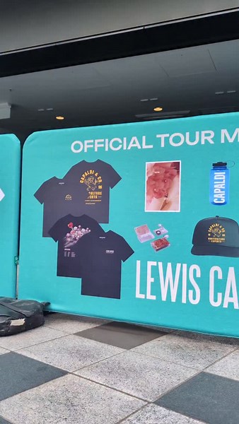 Lewis Capaldi merch drop 😍 | Rod Laver Arena