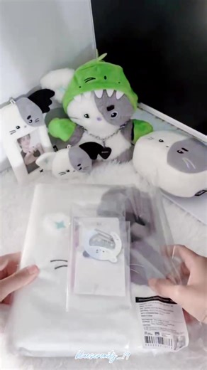 Another merch unboxing! They are from Xdinary Heroes 2nd Fanmeeting Btw, I could only afford this much because I’m super broke already 😭😭 I want plush costume and string pouch but my wallet said ‘not today’ 🥲 #xdinaryheroes #jungsu #xdinarymonsters #nyangduu #xclusiveparty