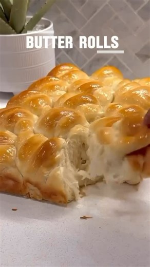 Azeezat Akinola on Instagram: "Don’t miss out: 👉🏽Still not getting that bread as fluffy as mine ? Buy my secrets to fluffiness - link on profile. 👉🏽FLOUR POWER 120+ Recipes PAPERBACK is out on Amazon , link on profile to order ! 👉🏽FLOUR POWER 120+ Recipes Ebook if you prefer ebook , link on profile to order ! 👉🏽 Grab my cookbook with 50+ favorite tried & tested recipes VOL 1 & VOL 2 – link on profile! 👉🏽Sourdough guide by Foodzizzles (link on profile to order ) 👉🏽Food creator growth 