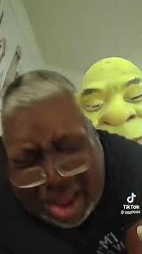 old man getting clapped by shrek (epic)