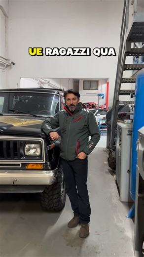 Swap motore su questo fantastico Jeep “Honcho” J10🔥 #jeep #j10 #honcho #swap #motore | Steve's Garage