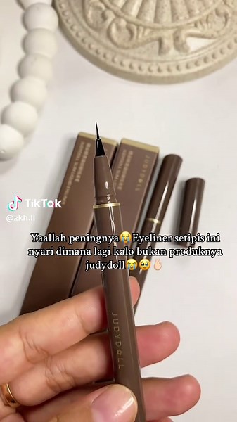 Eyeliner setipisss ini, @Judydoll Indonesia emang racun banget produk lu #JelajahRamadan #fyp #judydoll #eyeliner #ramadhanekstraseru #makeup