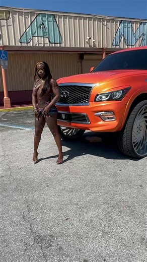 Model photoshoot with the Infiniti on 34’s