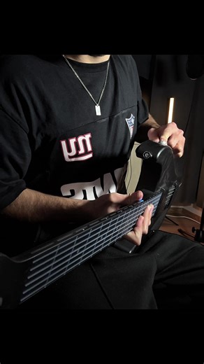 Master the Electric Guitar with Aeroband 🎸