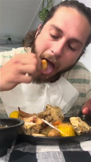 Taste Testing our Seafood Boil #seafoodboilmukbang #seafoodboilseasoning #professionalseafoodeater