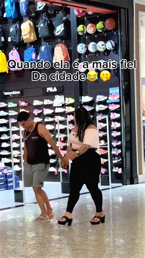 Quando ela tem mais vida que o gato kkk