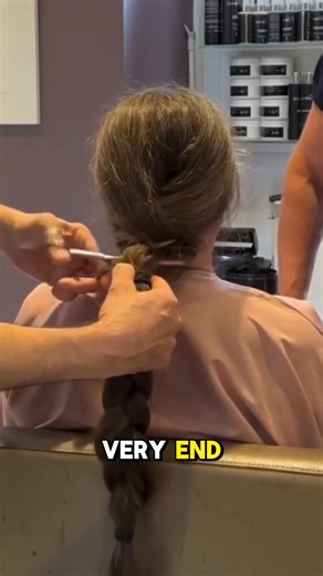 This woman’s transformation is absolutely mind-blowing—you have to see it! Watch full video in comments 👇👇 | Stories