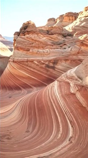 Nature's Masterpiece: Exploring The Wave 🎨