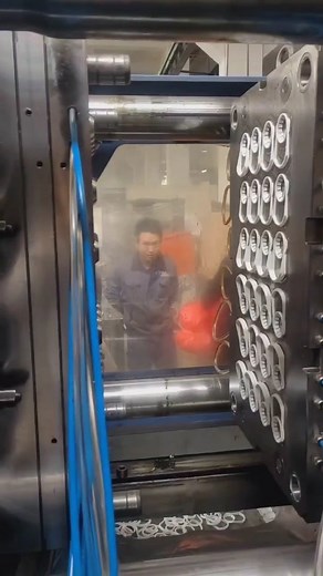 24-Cavity Handel Mould 😍 Hot runner Testing For any plastic Mold project Feel free to contact us #Capmould #plasticmould #injectionmoldingmachine | HassanPlas