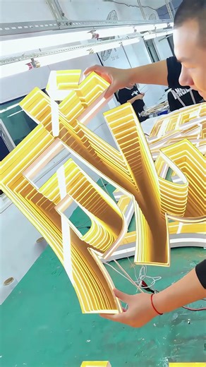 Do you know the super eye-catching illuminated letter signs nowadays?#LED #sign #logo #design #fyp