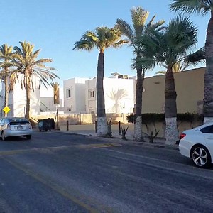 1.5K views · 5 comments | En VENTA bahia de kino a pasos de la playa . 175m2 terreno 2 recámaras 2 baños casi enfrente del acceso a la playa Informes 6621690899 ing lagarda | Rentas Kino Y San Carlos- playa sonora | Facebook