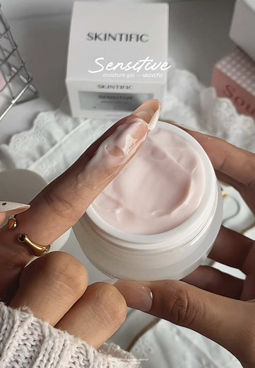 Skintific Pink Moisturizer Gel for Sensitive Skin