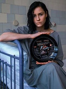 Хирург (2025) - Российский многосерийный триллер от режиссера Ильи Ермолова о мире «черной трансплантологии», проект телеканала НТВ, онлайн-кинотеатров «Иви» и Start. В главной роли — Сергей Гилев.