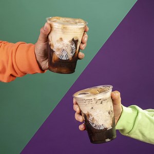 ¡Bienvenido Shaken Espresso Helado! 😍🤩 Un Espresso de cuerpo robusto agitado con bebida de Avena que te va a hacer muy feliz. ¡Nuevos Mocha Shaken Espresso Helado con bebida de avena y Avellana Shaken Espresso Helado con bebida de avena! ¿Cuál se te antoja más? #DíasFelicesconCafé *Productos hechos a base de bebida de avena. | Starbucks Mexico