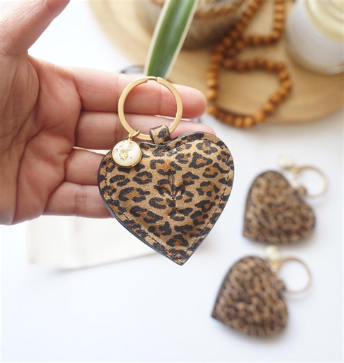 Leopard Heart Leather Keychain, Full Grain Suede Charm, Edge Tinted Keyring Accessory - Etsy