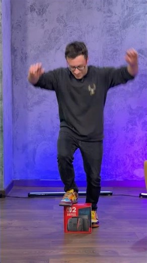 If this Nintendo Switch 2 can hold my weight, I'll give it to you 😡