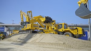 Welcome at Bauma 2025 Göksel Güner, COO of Komatsu Europe, is warmly welcoming you to explore our booth. Witness the premiere of 13 new machines, including the most advanced excavator ever designed. Experience firsthand our dedication to sustainability and digitalisation. Join us at Bauma to build safe, clean, and highly productive workplaces of now and future. Discover our full line-up on https://bauma.komatsu.eu The Komatsu team and distributors are here at Bauma and we are looking forward to 