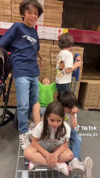 Cómo ir al IKEA con 8 niños: ¡Consejos útiles!