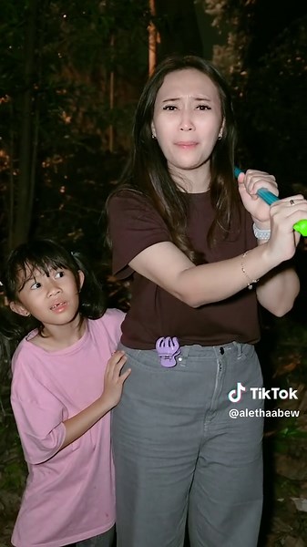 Aletha & @mamoysalwa jalan di tempat seram👻 #alethaabew