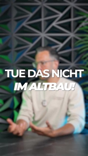 Asbest ist oft unsichtbar – aber extrem gefährlich. Lerne, Risiken frühzeitig zu erkennen und richtig zu handeln. Uns erreichen täglich Fragen rund um Asbest – hier bekommst du klare Antworten und echte Hilfe. 👉 Fragen? Schreib uns eine DM 👉 Kostenloser Asbest-Videokurs: Link in Bio. #asbest #gesundheit #sanierung