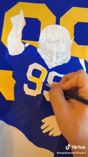 This guy painted Hall of Famer Aaron Donald on a signed jersey #nhl @LARams @AaronDonald99