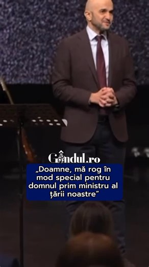 Gândul on Instagram: "Scenă inedită la Oradea. Cu Ilie Bolojan pe scenă, oamenii de la Biserica Baptistă Speranța au înălțat o rugăciune pentru “înțelepciunea” lui Bolojan: „Doamne, mă rog în mod special pentru domnul prim ministru al țării noastre” #romania #bolojan #biserica #speranta #gandul"