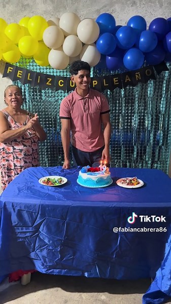 Videos de Fabian Cabrera (@fabiancabrera86) con “Que Dios Te Bendiga (Cancion De Cumpleaños) - Peter Manjarrés & Sergio Luis Rodriguez”