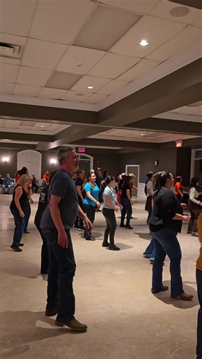 Discover the Joy of Country Line Dancing