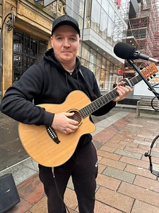 No Woman No Cry . . . . By Bob Marley and sung by Marty McKay #bobmarley #music #buskers #buskersofglasgow #glasgow #scotland #glasgowmusicscene #scotlandmusicscene | BuskersofGlasgow