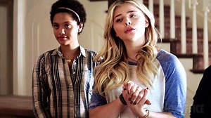 88K views · 344 reactions | La comedia feminista más subestimada | Las mejores escenas de Malditos vecinos 2 | Boxoffice - Mejores escenas de películas | Facebook