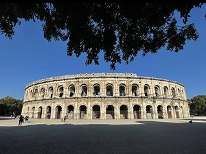 Arènes de Nîmes - Amphithéâtre romain dans le Gard en Provence