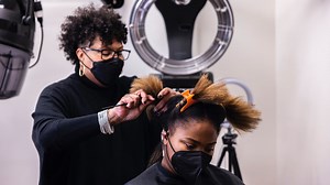 Black women sometimes drive hours to see Jackie Page Christian at Six17 Salon in Seattle. Lashawn Jenkins, who styles hair in Bellevue, says the same thing. These Seattle-area hairstylists are helping clients find pride, identity and community in their natural hair. Read more: st.news/blackhair. (🎥 by Daniel Kim, Ramon Dompor and Corinne Chin / The Seattle Times) | The Seattle Times