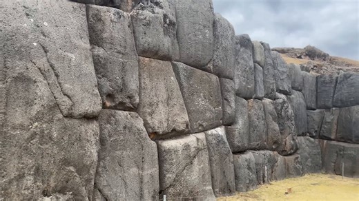 Easily one of the weirdest parts of the megalithic site called Saqsaywaman in Peru (and that's saying something) Roped off from the public so you can't get close. I think i'm the only one to get good footage of this. If this work matters to you please comment/like/repost